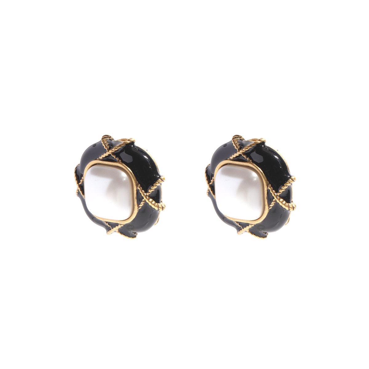 Siete Wonder - Pearl-Style Oval Stud Earrings