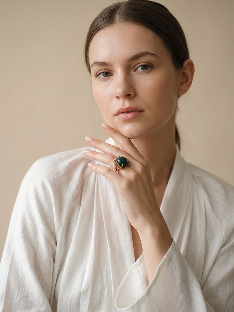 Siete Wonder - Starry Emerald Ring