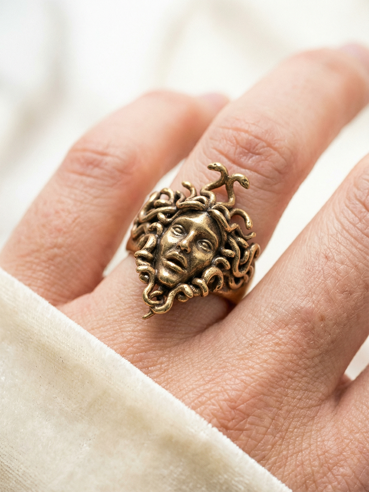 Siete Wonder - Golden Medusa Ring